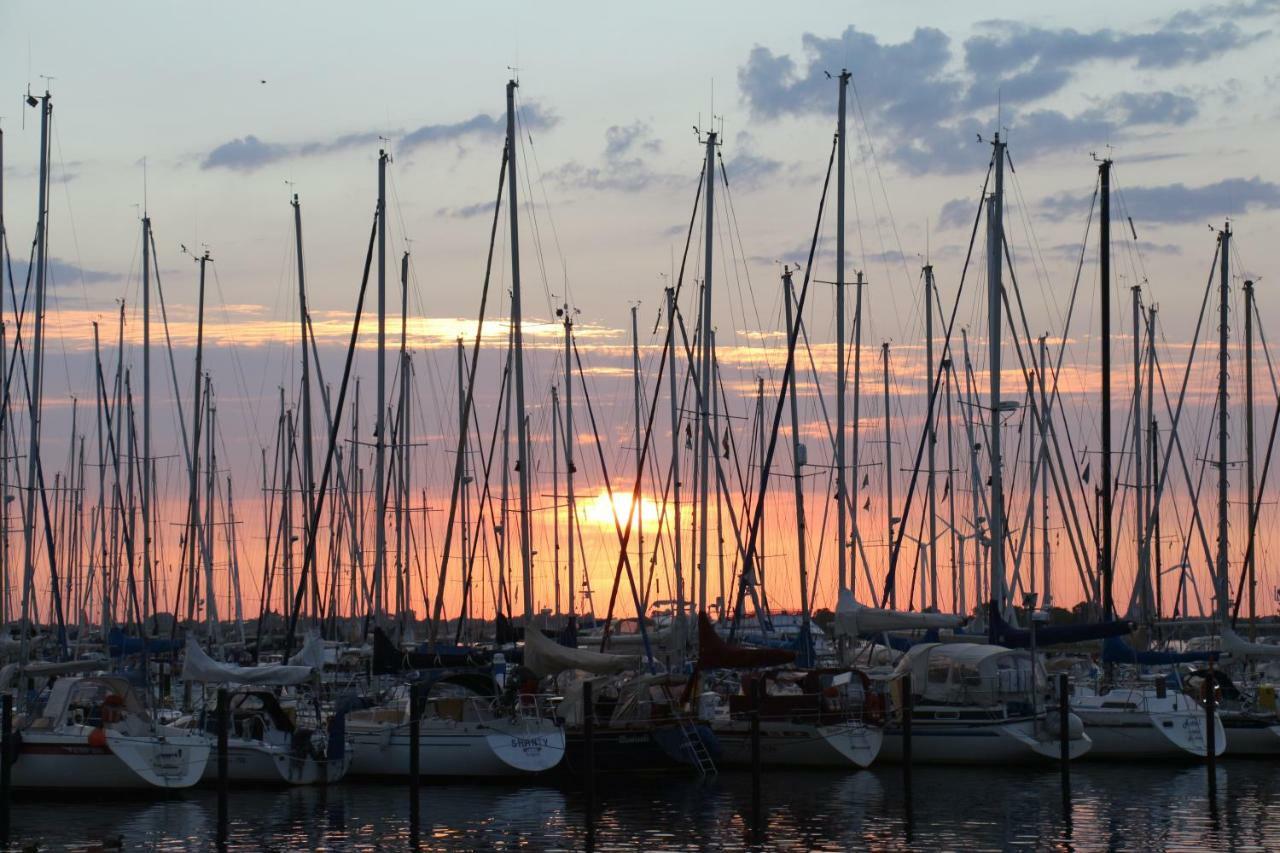 2Zi-Ferienwohnung Am Suedstrand Mit Eigenem Parkplatz Perfekt Fuer Familie Burgtiefe auf Fehmarn 外观 照片